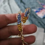 Beaut&Berry Ear of Wheat Brooches for Women Rhinestone Blue and Yellow Plant Pins 5-Color Unisex Casual Accessories Gifts photo review