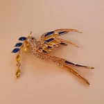 Beaut&Berry Sparkling Peace Dove Brooch for Women Rhinestone Ear of Wheat Pin Ukraine Casual Accessory Gift photo review