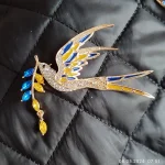 Beaut&Berry Sparkling Peace Dove Brooch for Women Rhinestone Ear of Wheat Pin Ukraine Casual Accessory Gift photo review